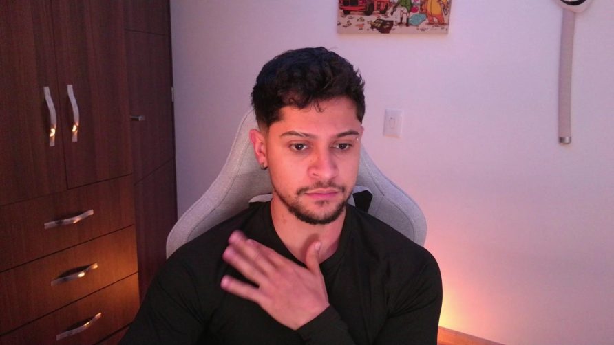 Chat Live with dom_santiago31 on Cam4