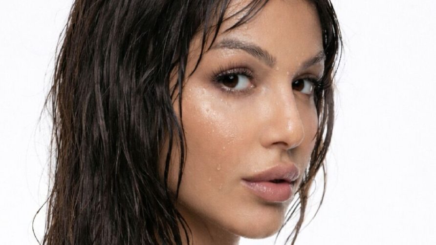 Chat Live with FlaviaMoon on LiveJasmin