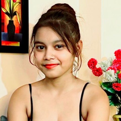 Chat Live with AdrianaReyez on LiveJasmin