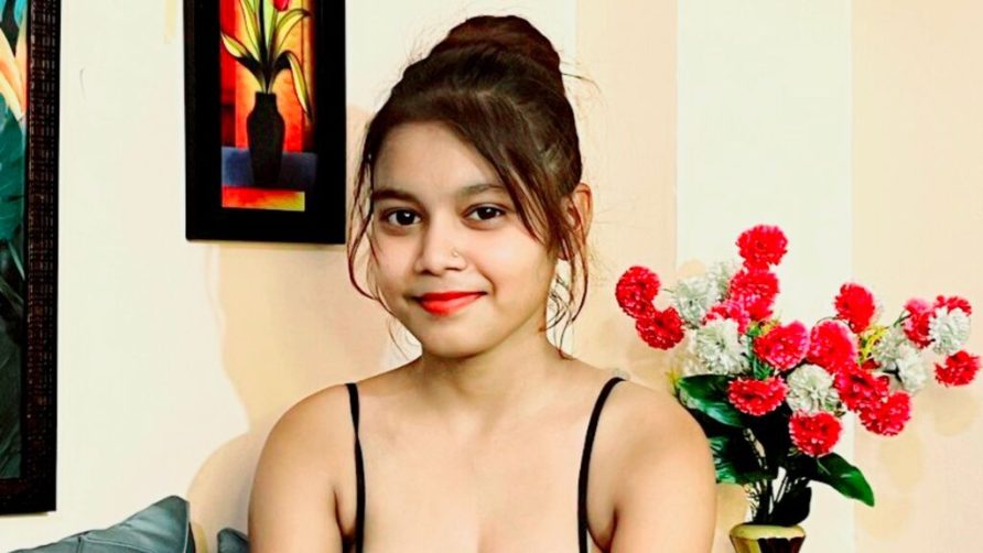 Chat Live with AdrianaReyez on LiveJasmin