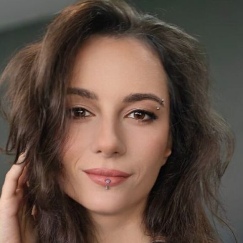 Chat Live with CatherineHawks on LiveJasmin