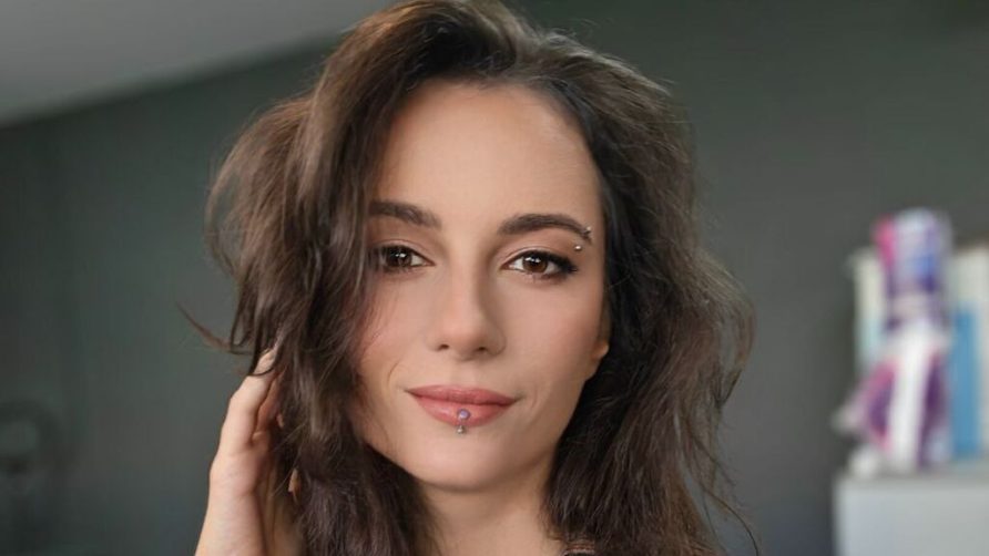 Chat Live with CatherineHawks on LiveJasmin