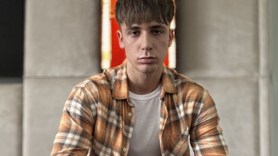 Chat Live with KellenWest on LiveJasmin