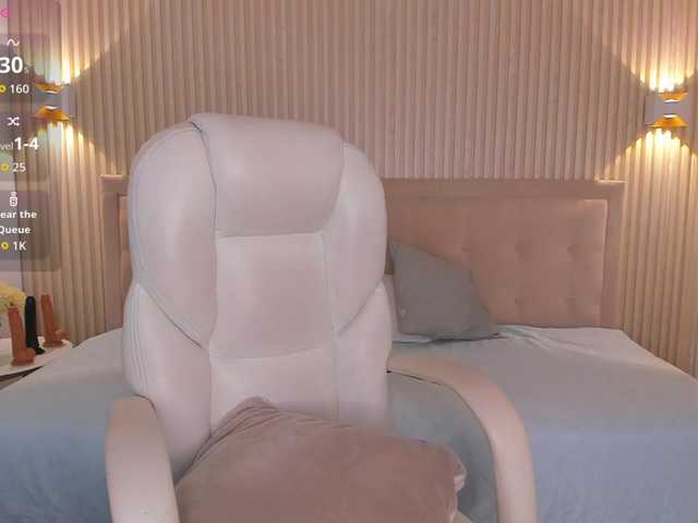 Chat Live with EmiliRoss on BongaCams