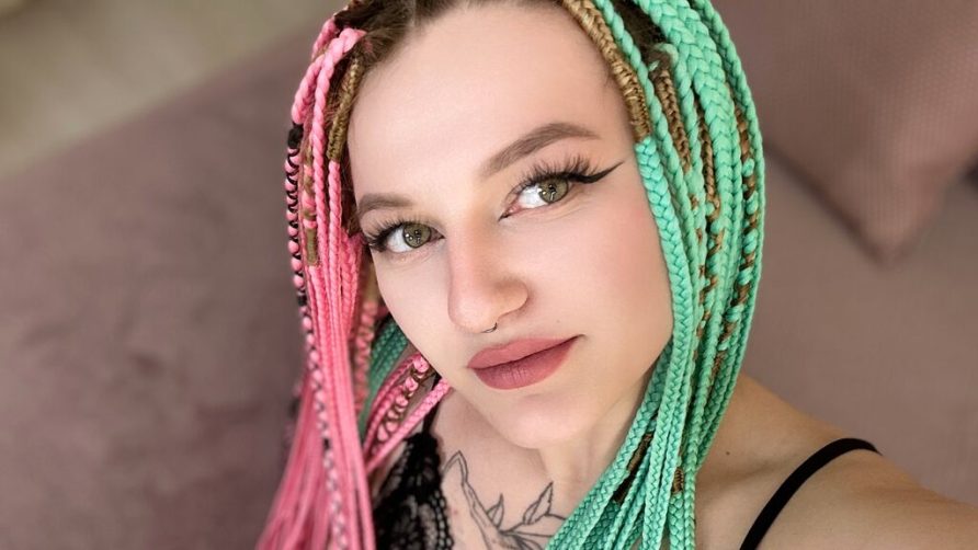 Chat Live with AmandaWendy on LiveJasmin