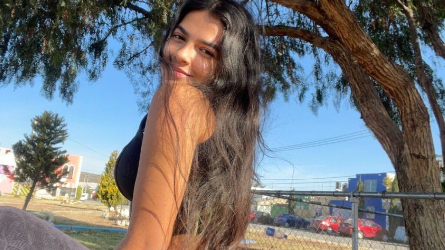 Chat Live with DeviColins on LiveJasmin