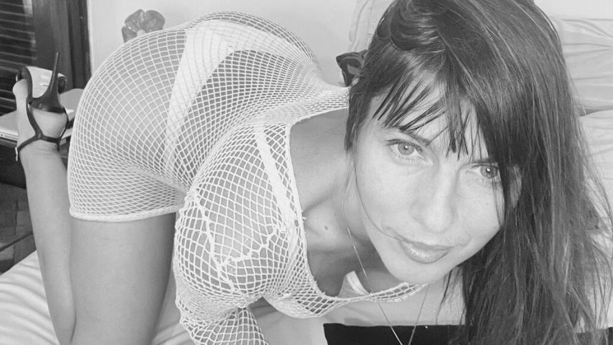 Chat Live with AmazingNicole on LiveJasmin