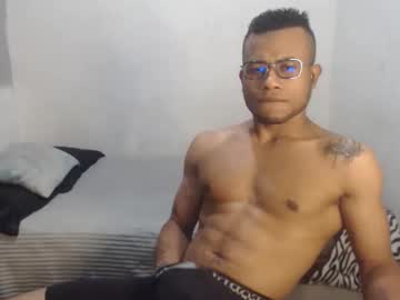 Chat Live with ian_tuner on Chaturbate