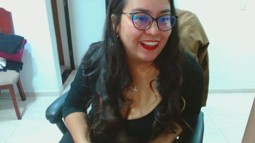 Chat Live with ixchel91 on Cam4