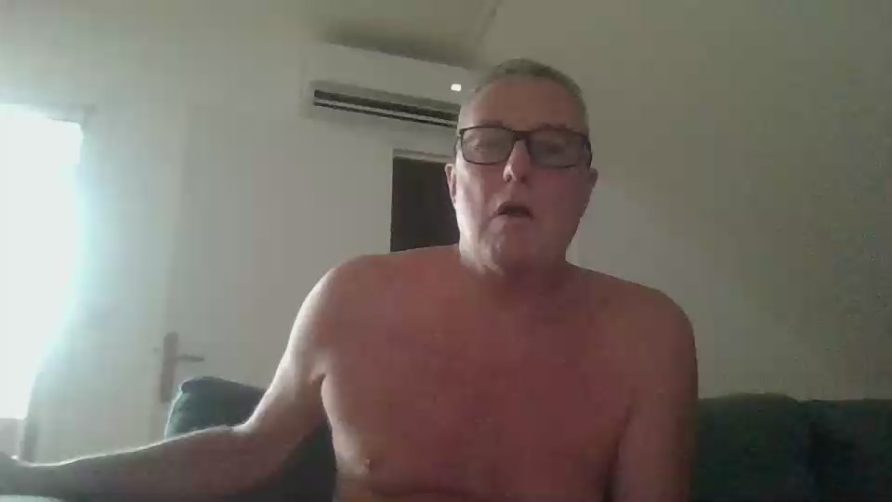 Chat Live with juantobanana on Cam4