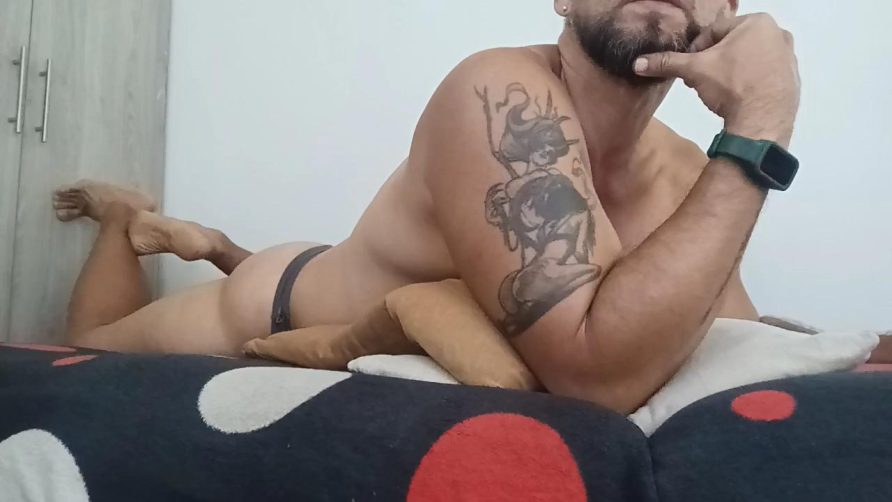 Chat Live with juleslake77 on Cam4