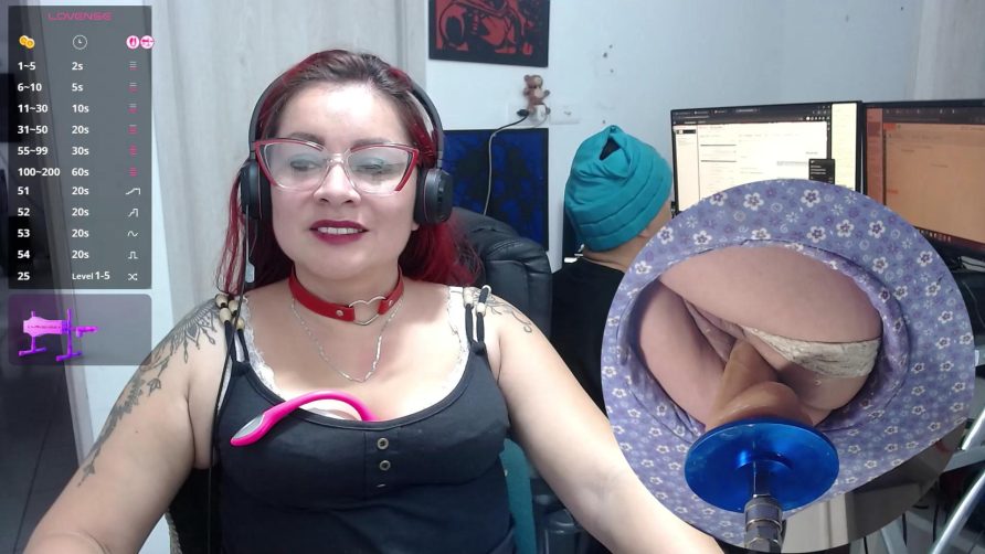 Chat Live with leidydi223 on Cam4