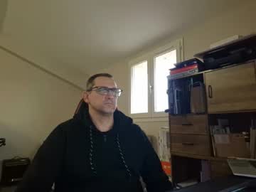 Chat Live with loic31_31 on Chaturbate