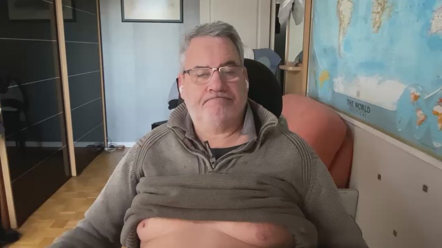 Chat Live with mathieulyon on Cam4