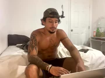 Chat Live with miamiclos1 on Chaturbate