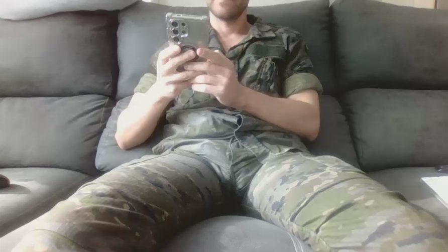 Chat Live with militar_guap on Cam4