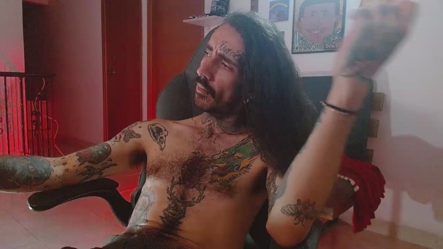 Chat Live with mohikano_97 on Cam4