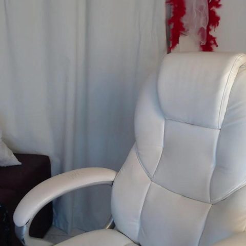 Chat Live with paiper_halliwey on Cam4