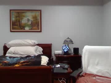 Chat Live with senergy11 on Chaturbate