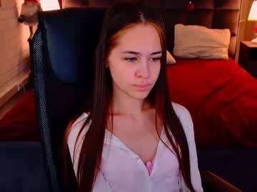 Chat Live with ulianeer on Chaturbate