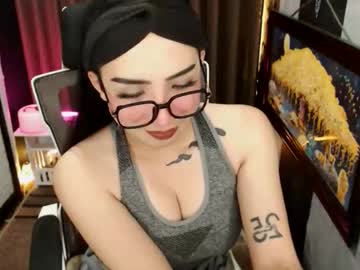 Chat Live with yassiered on Chaturbate