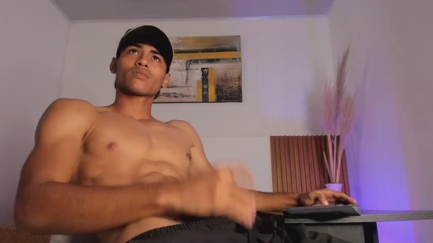 Chat Live with zander_20 on Cam4