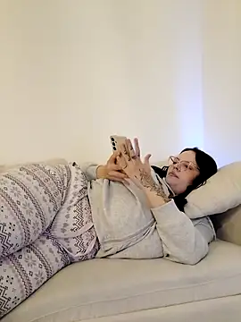 Chat Live with JUJUICY- on StripChat