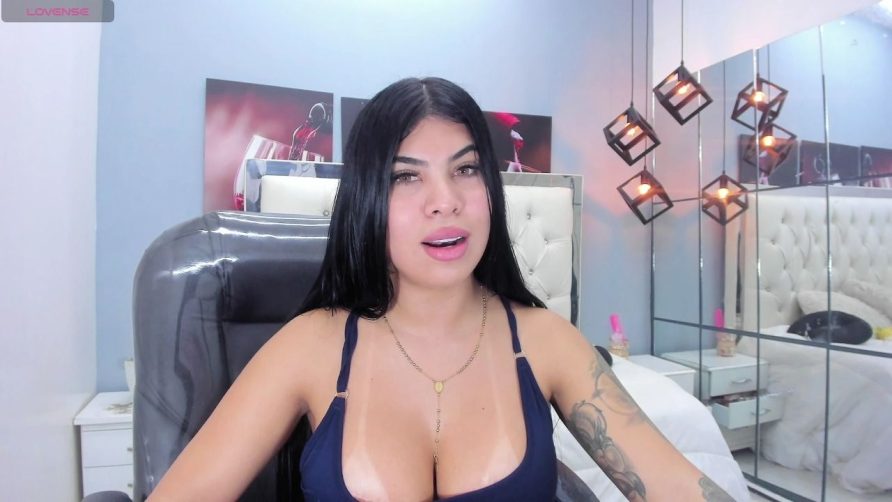 Chat Live with CynthiaVega on Amateur.TV