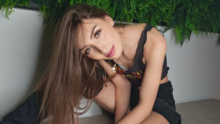 Chat Live with IvyHarpers on LiveJasmin