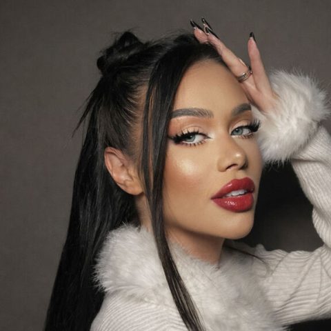 Chat Live with IngridSaint on LiveJasmin