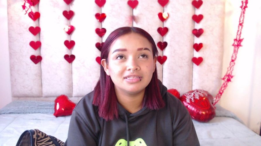 Chat Live with Siena_sunflowcs on Amateur.TV