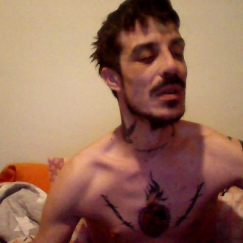 Chat Live with rober777xl on Amateur.TV