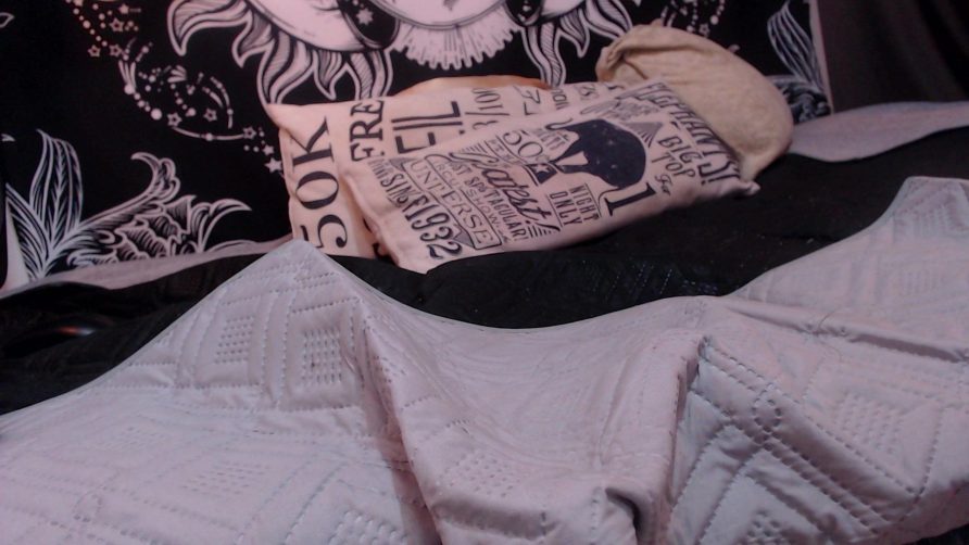 Chat Live with loriel_ on Amateur.TV