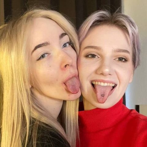 Chat Live with GladysAndDarel on LiveJasmin