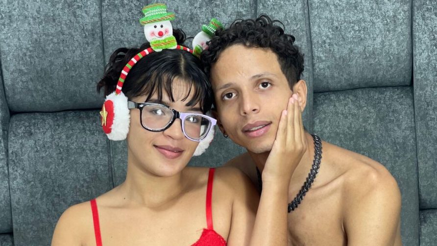 Chat Live with LuisaAndVictor on LiveJasmin