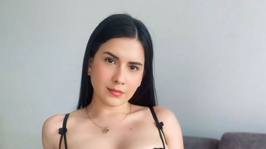 Chat Live with SarahKock on LiveJasmin