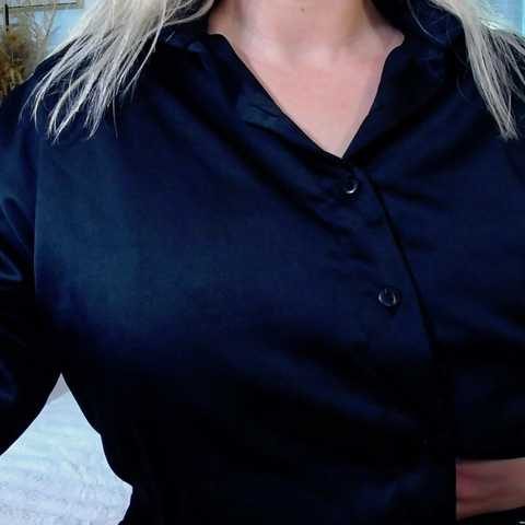 Chat Live with Malvvina on BongaCams