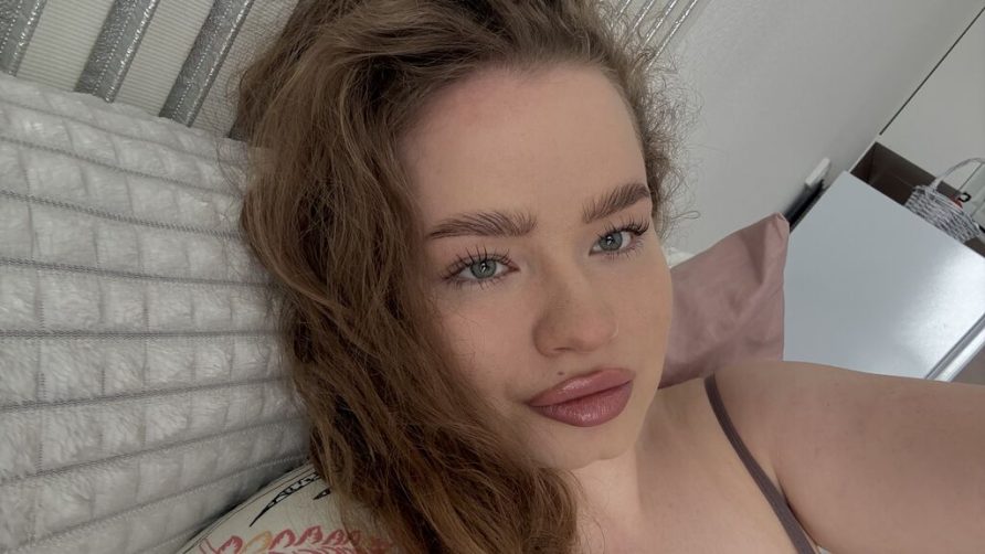 Chat Live with TracySimmons on LiveJasmin