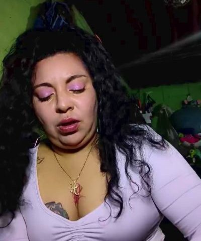 Chat Live with Anaquinnzel on Cam4