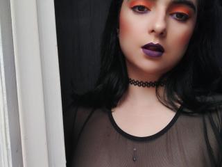 Chat Live with CandyParis on XLoveCam