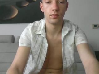 Chat Live with Cocco69 on XLoveCam