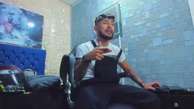 Chat Live with FerchoDanielxxl on Cam4