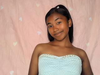 Chat Live with PaulieMariee on XLoveCam