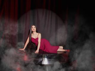 Chat Live with SnowingWinter on XLoveCam