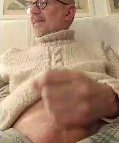 Chat Live with TheDearDaddy on Cam4