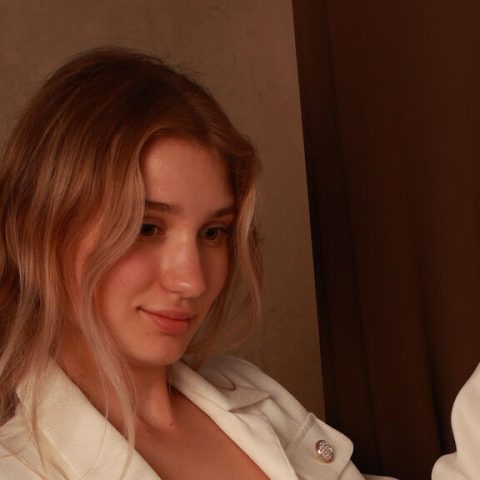 Chat Live with MaeGoreham on LiveJasmin