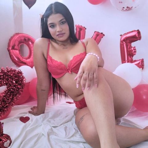 Chat Live with EmilyKartters on LiveJasmin