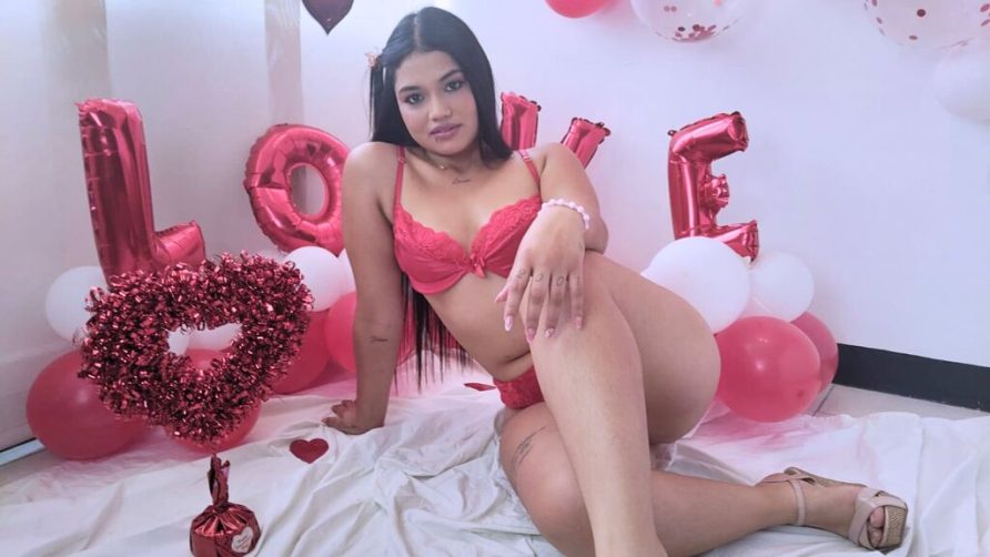 Chat Live with EmilyKartters on LiveJasmin