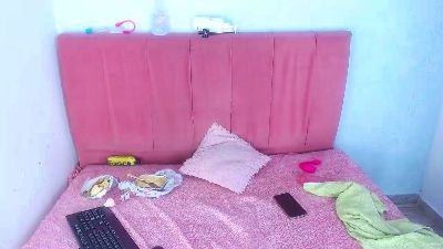 Chat Live with alaurinortizcm1 on Cam4