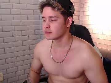 Chat Live with alex_pierce_ on Chaturbate